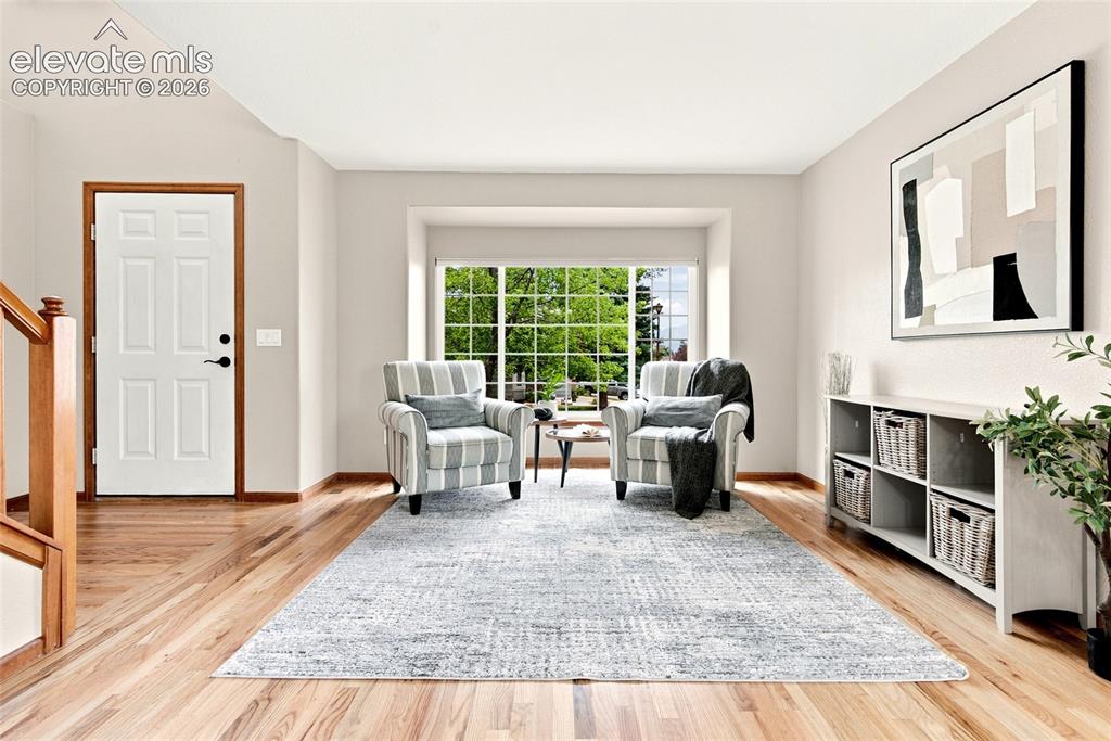 Image 16 of 27: Sitting Room