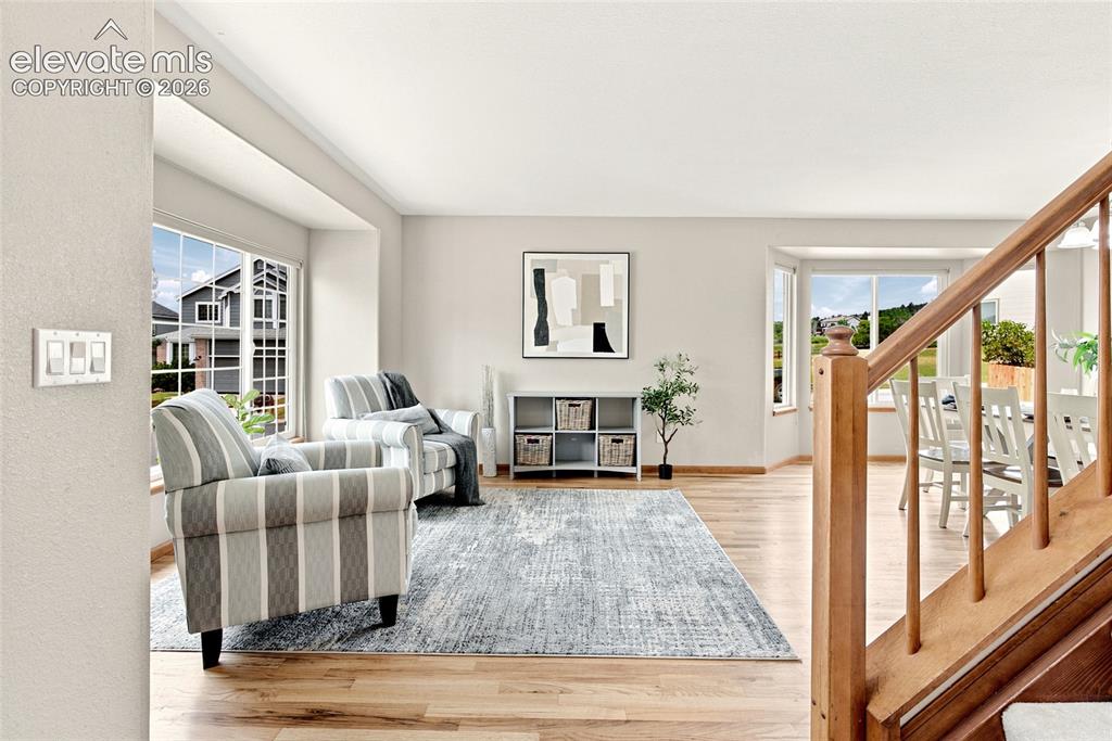 Image 17 of 27: Sitting Room