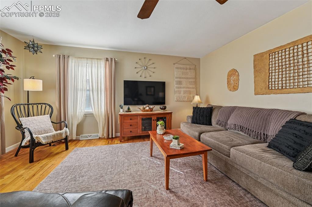 Image 12 of 27: Living Room