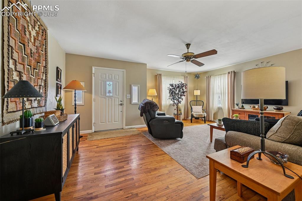 Image 2 of 27: Living Room