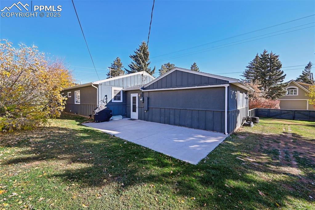 Image 24 of 27: Back of Structure