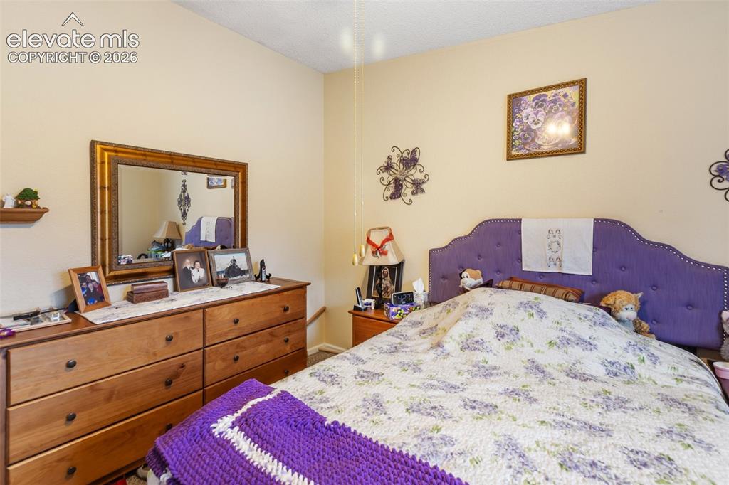 Image 20 of 27: Bedroom