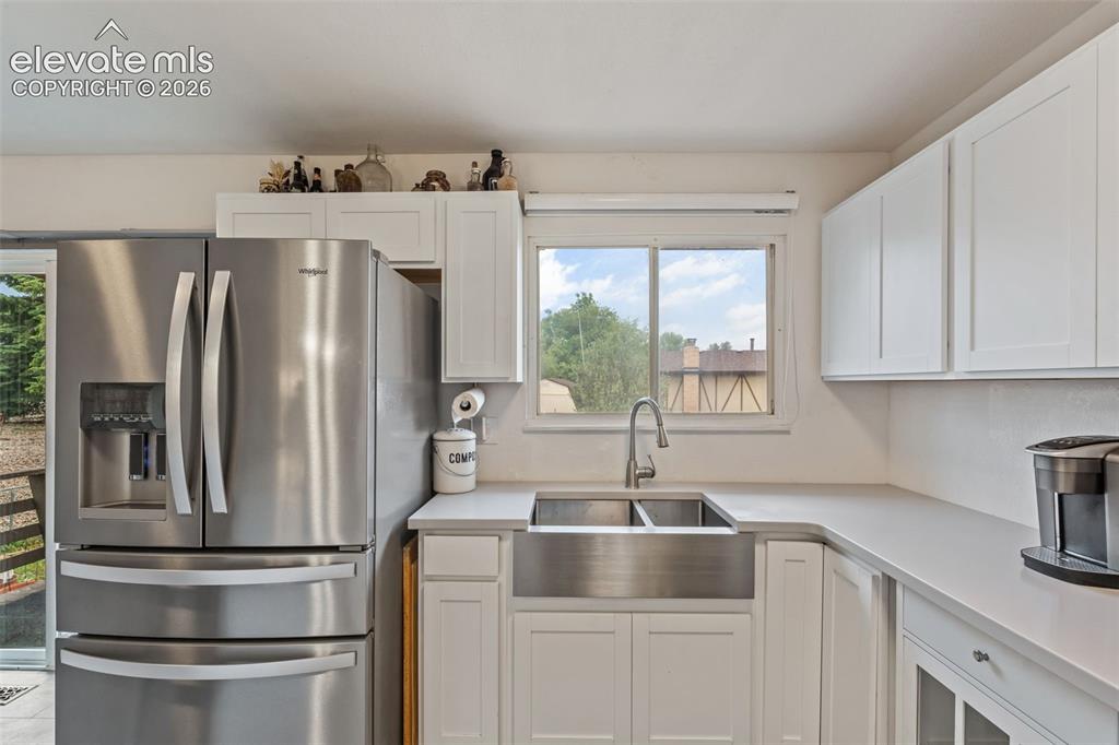Image 15 of 48: Kitchen