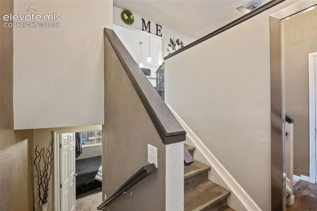 Image 4 of 48: Entry