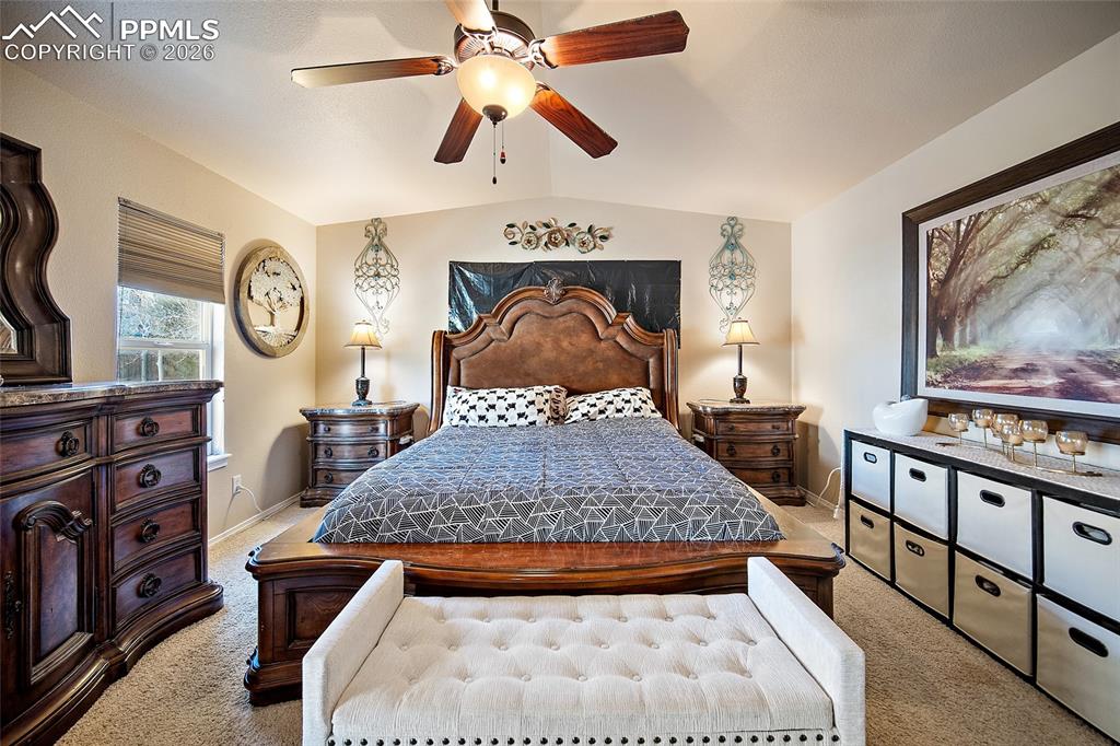 Image 21 of 49: Bedroom