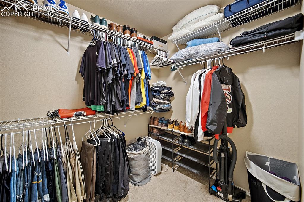 Image 25 of 49: Closet