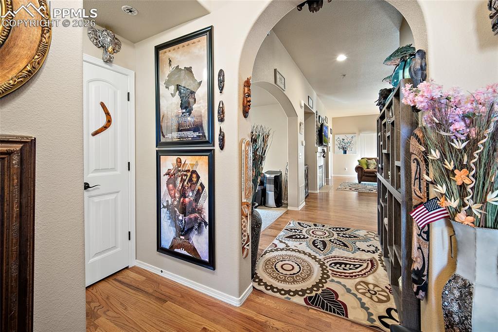 Image 4 of 49: Entry