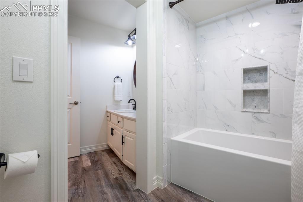 Image 23 of 49: Lower Level - Full Bathroom