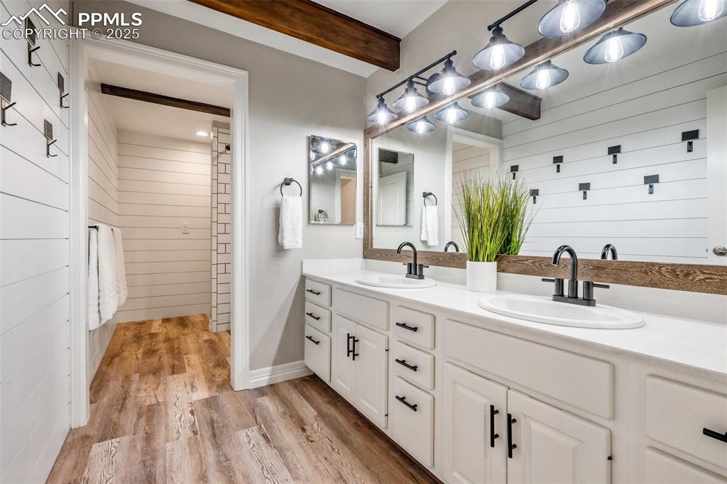 Image 27 of 49: Lower Level - 2nd Full Bathroom