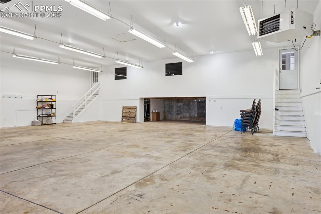 Image 40 of 49: 3 Structure - Storage, Heated