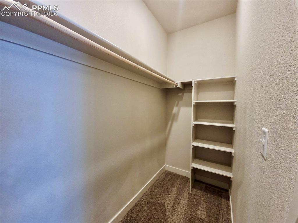 Image 22 of 47: Walk-In Closets