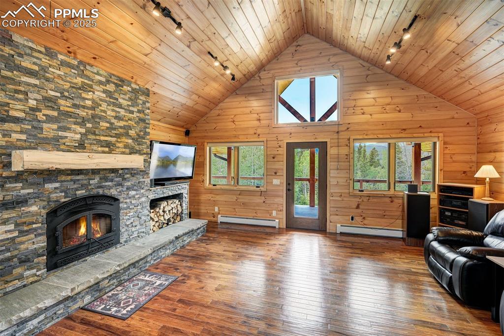 Image 5 of 45: Living Room