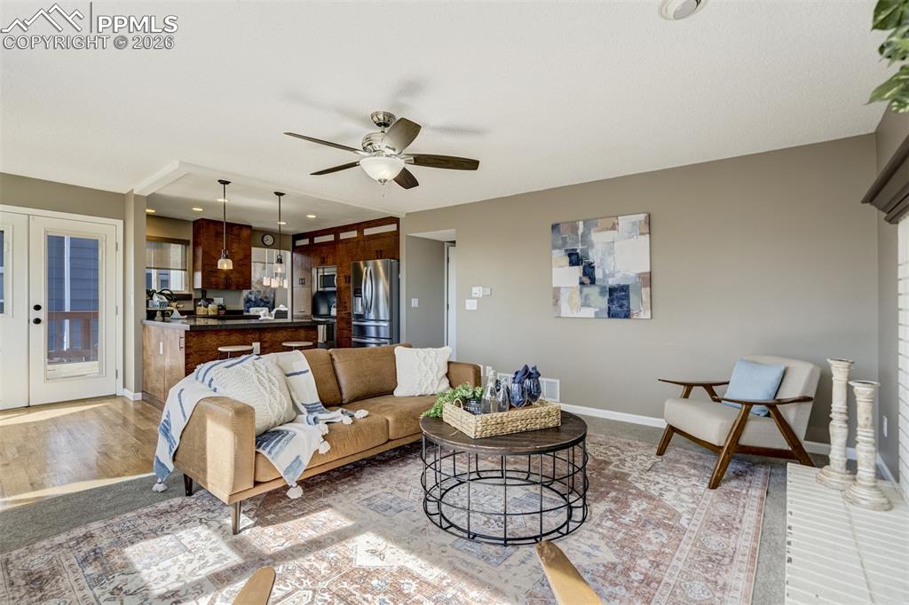 Image 16 of 50: Living Room