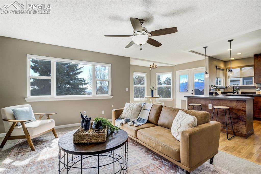 Image 17 of 50: Living Room