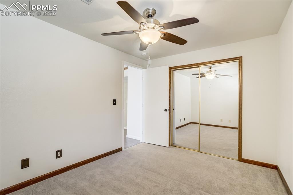 Image 37 of 50: Bedroom