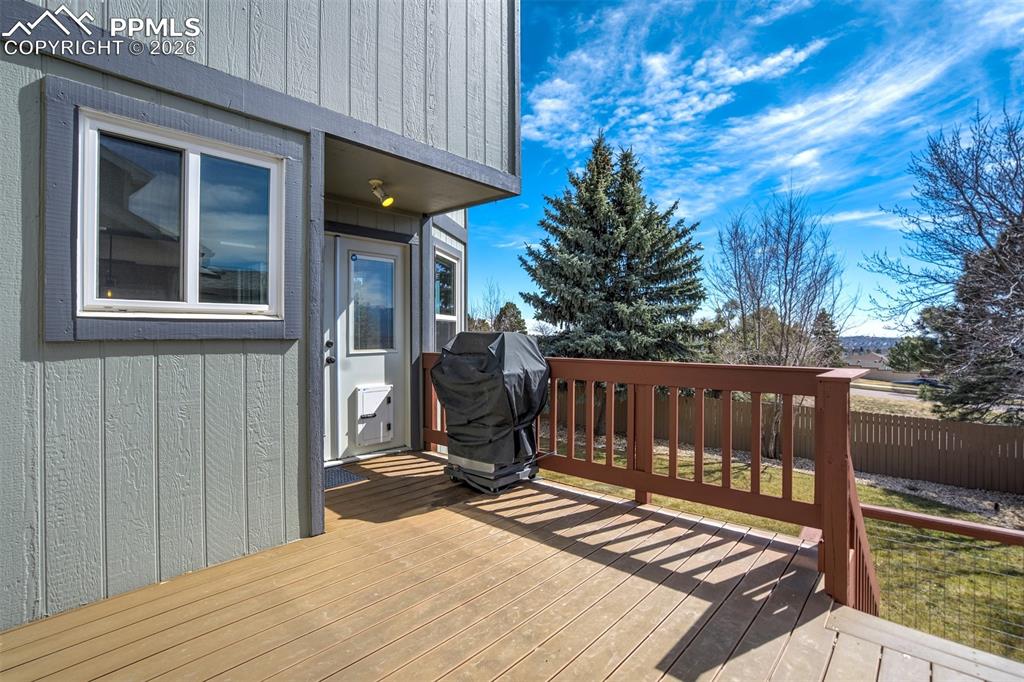 Image 38 of 50: Deck