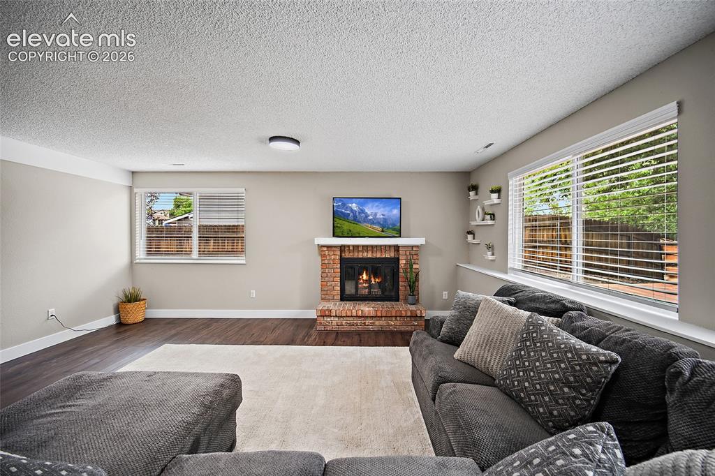 Image 31 of 49: Family Room