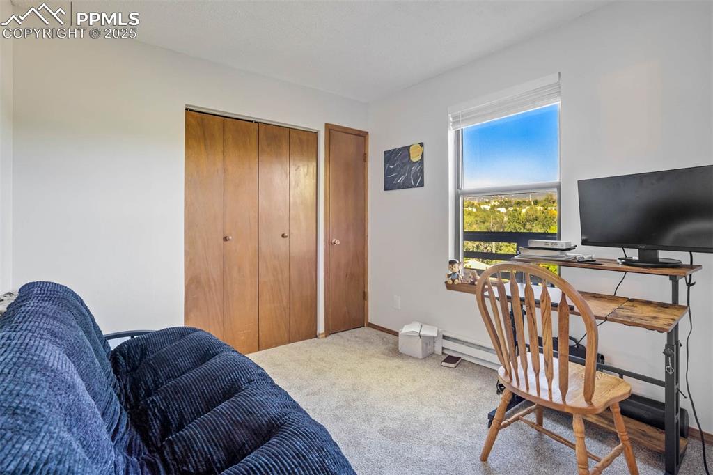 Image 22 of 35: Or Office