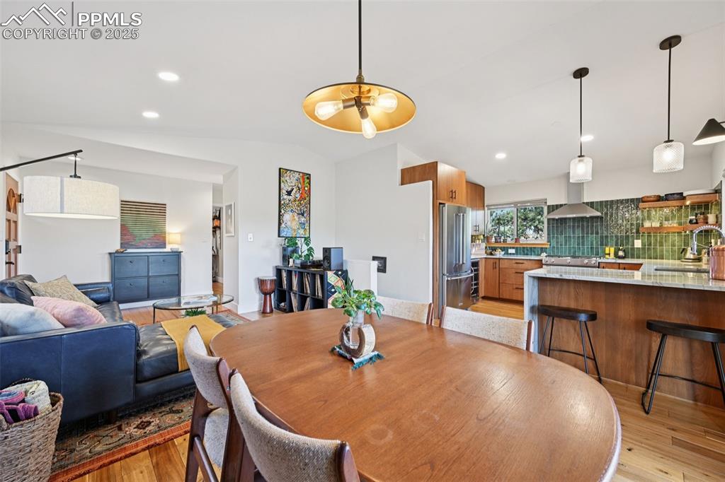 Image 9 of 42: Dining room