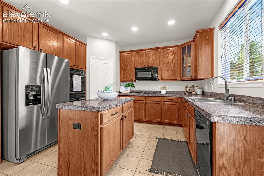 Image 15 of 44: Corner pantry