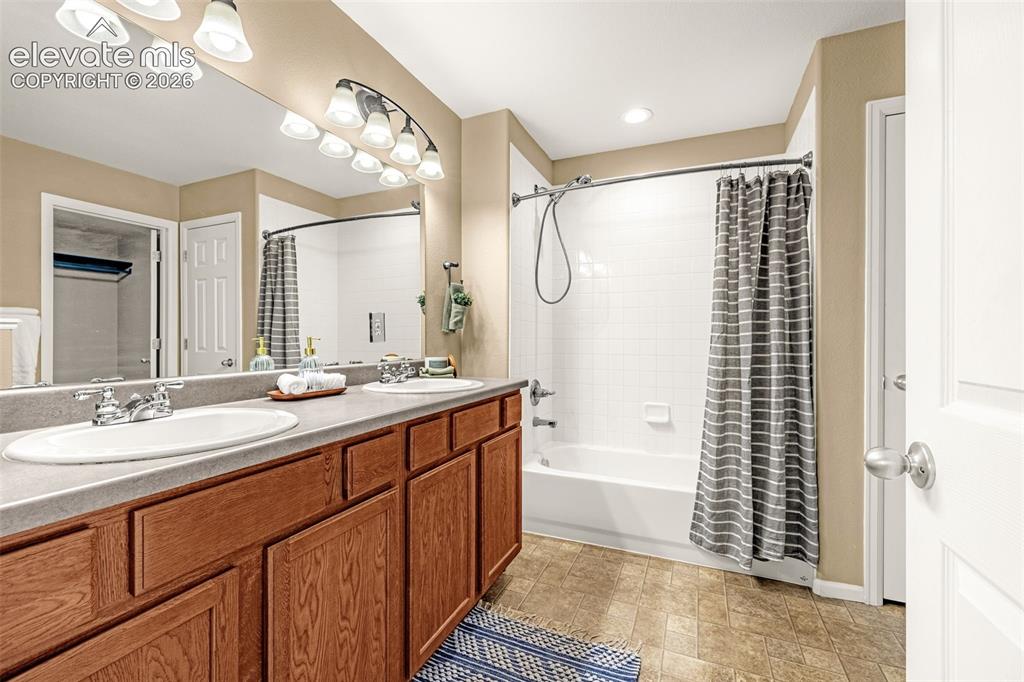 Image 23 of 44: Master Bathroom