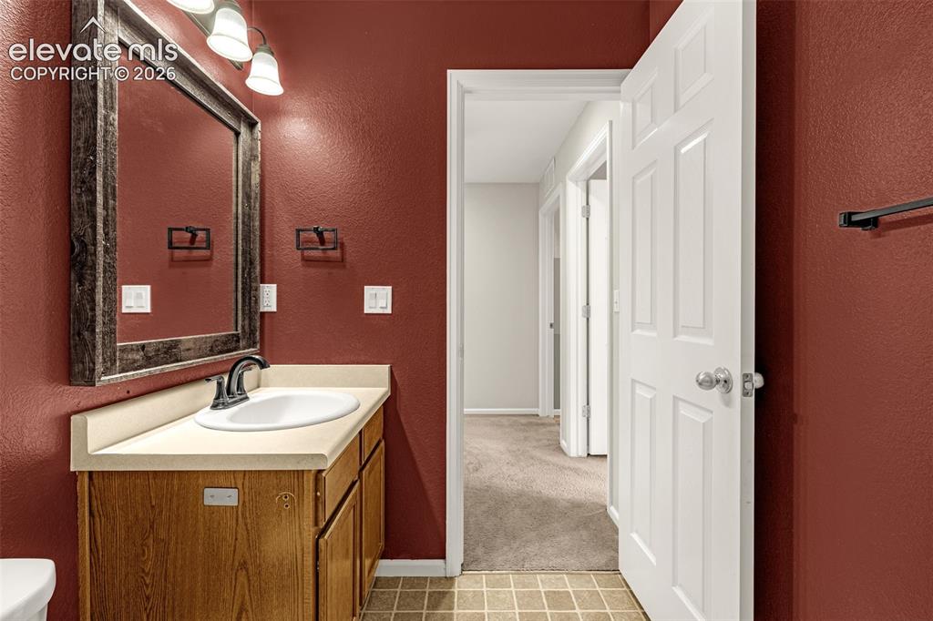 Image 34 of 44: Bathroom