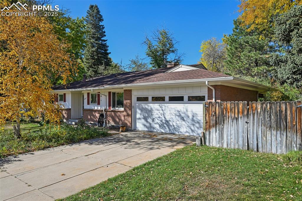 Image 10 of 50: Oversized 2-car garage