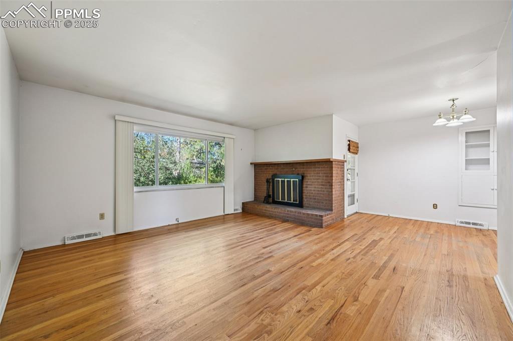 Image 11 of 50: Living Room