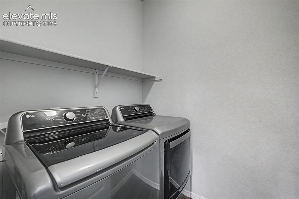 Image 13 of 28: Laundry