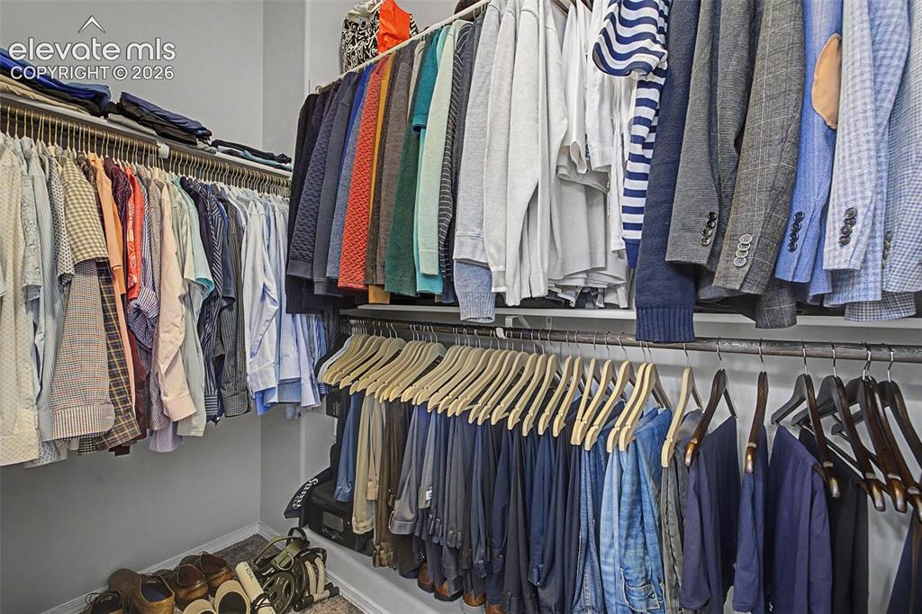 Image 18 of 28: Closet