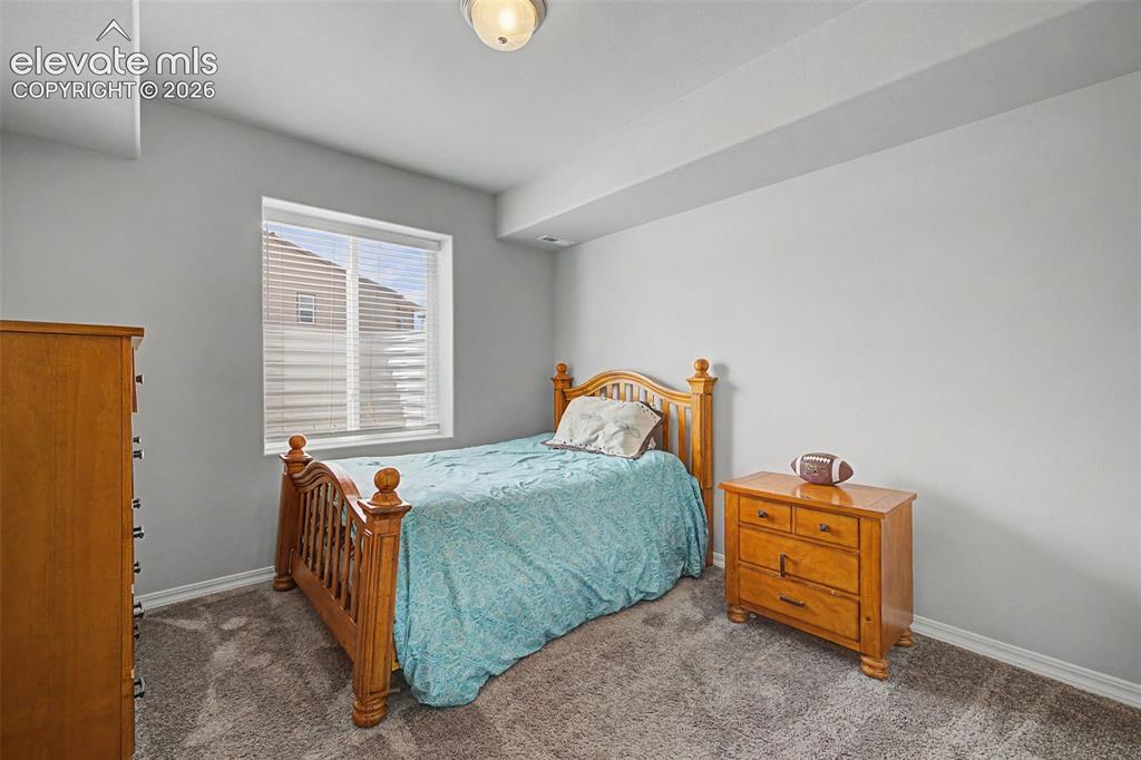 Image 19 of 28: Bedroom
