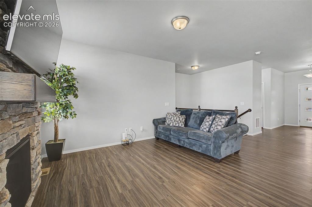 Image 5 of 28: Living Room