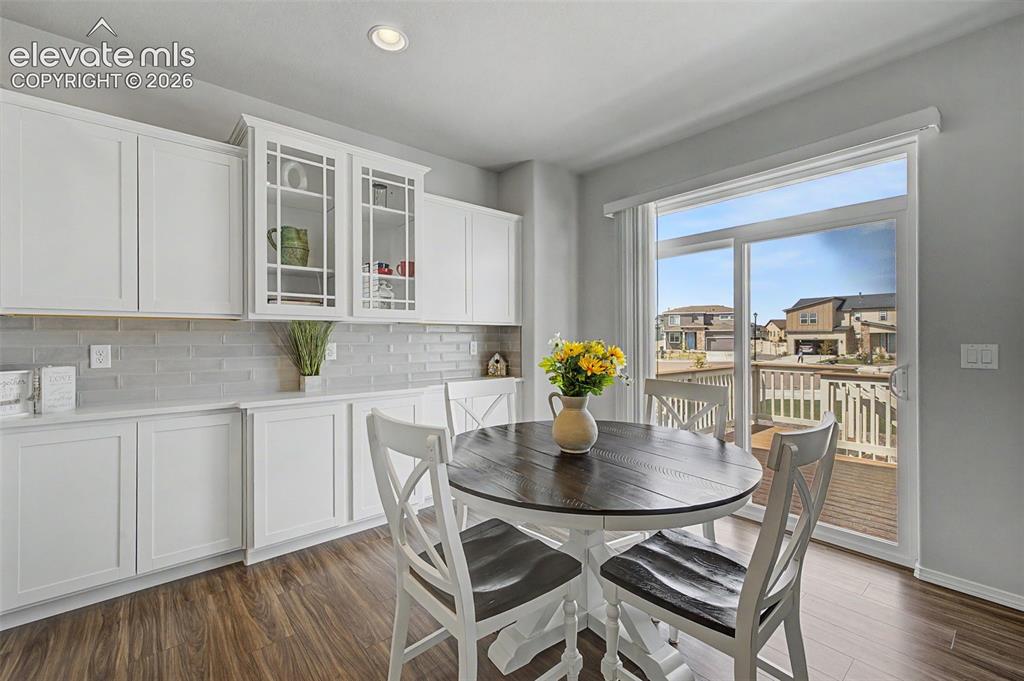 Image 6 of 28: Dining Area