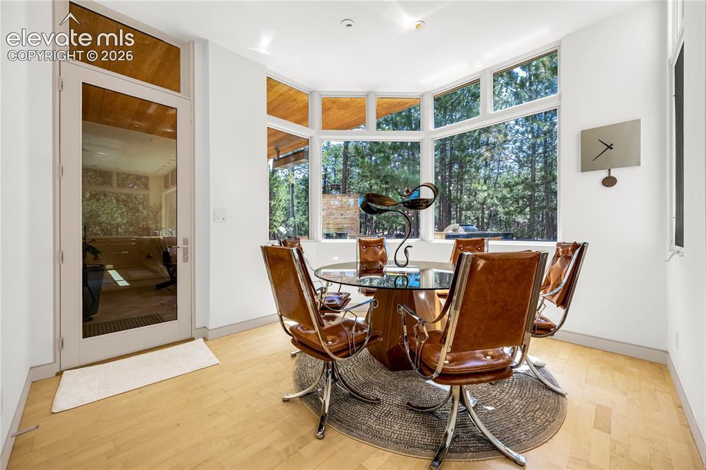 Image 18 of 49: Breakfast nook & pantry