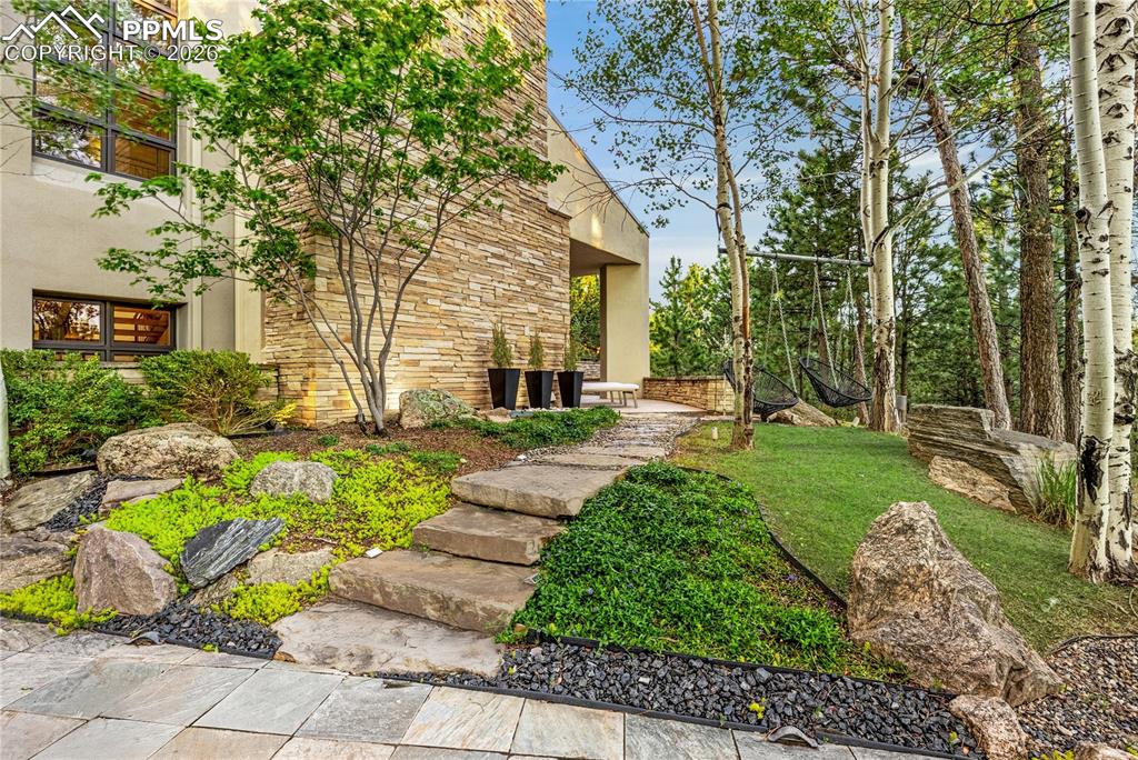 Image 5 of 48: Beautiful landscaping