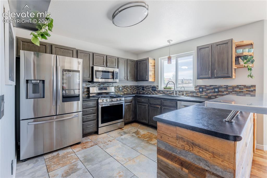 Image 12 of 43: Kitchen