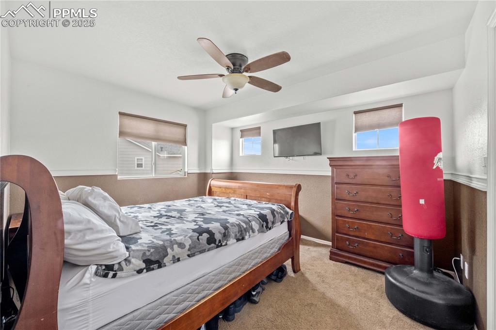 Image 10 of 16: Bedroom