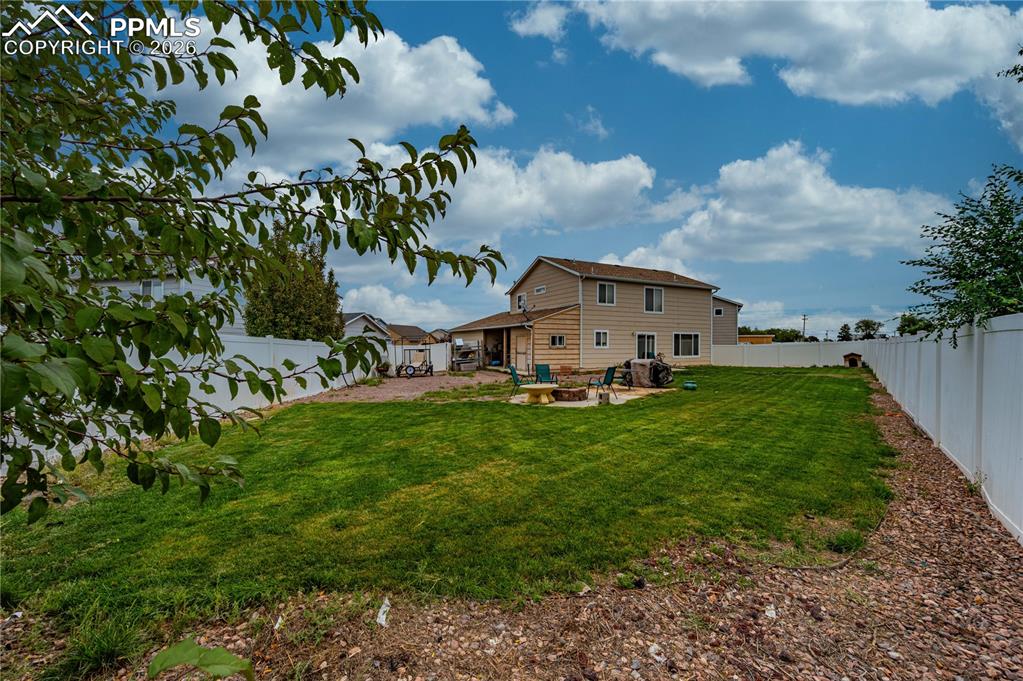 Image 19 of 22: Back of Structure