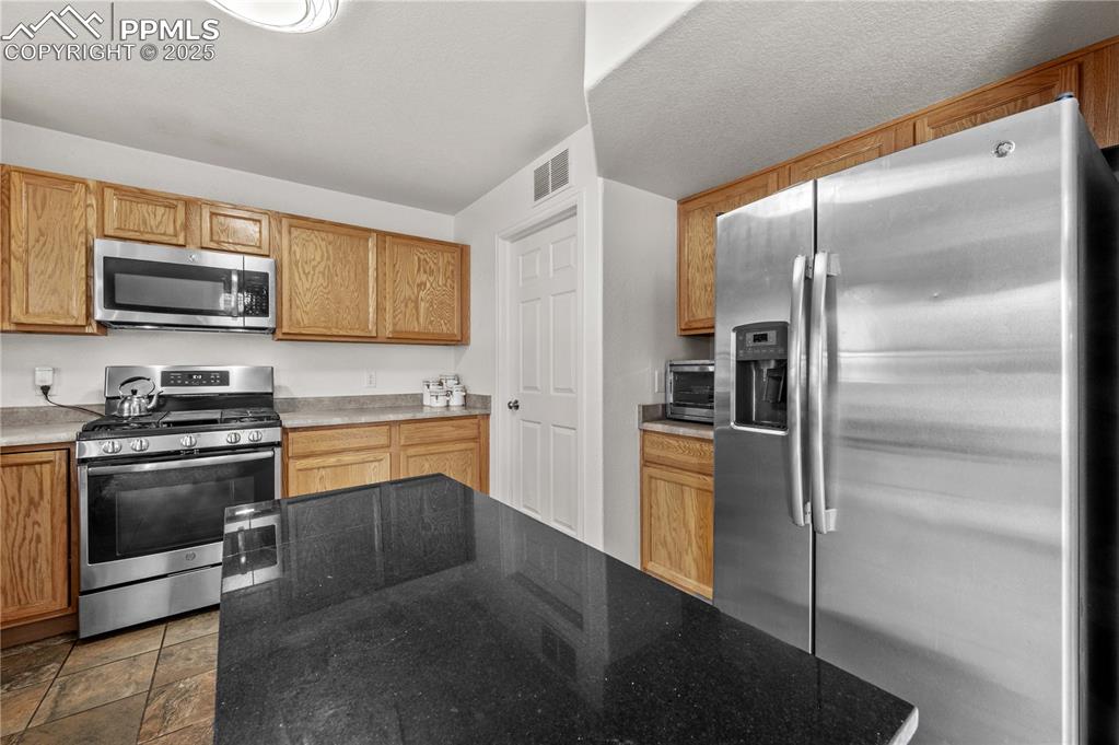 Image 6 of 16: Kitchen