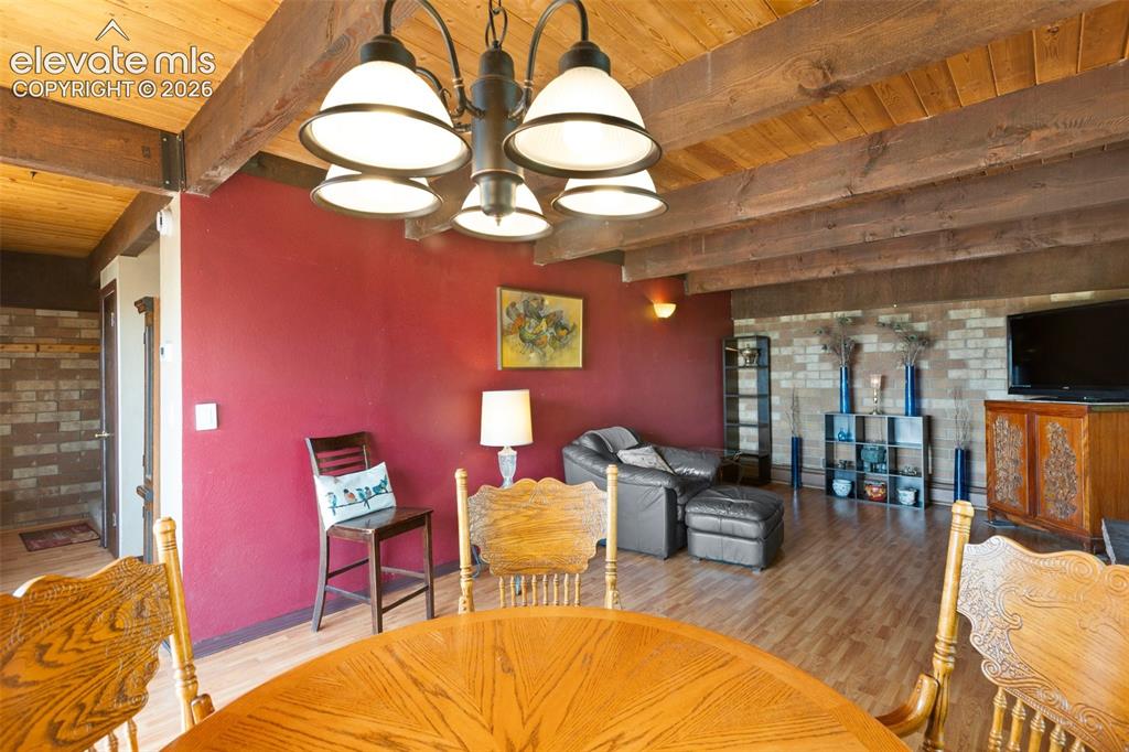 Image 10 of 47: Dining Area
