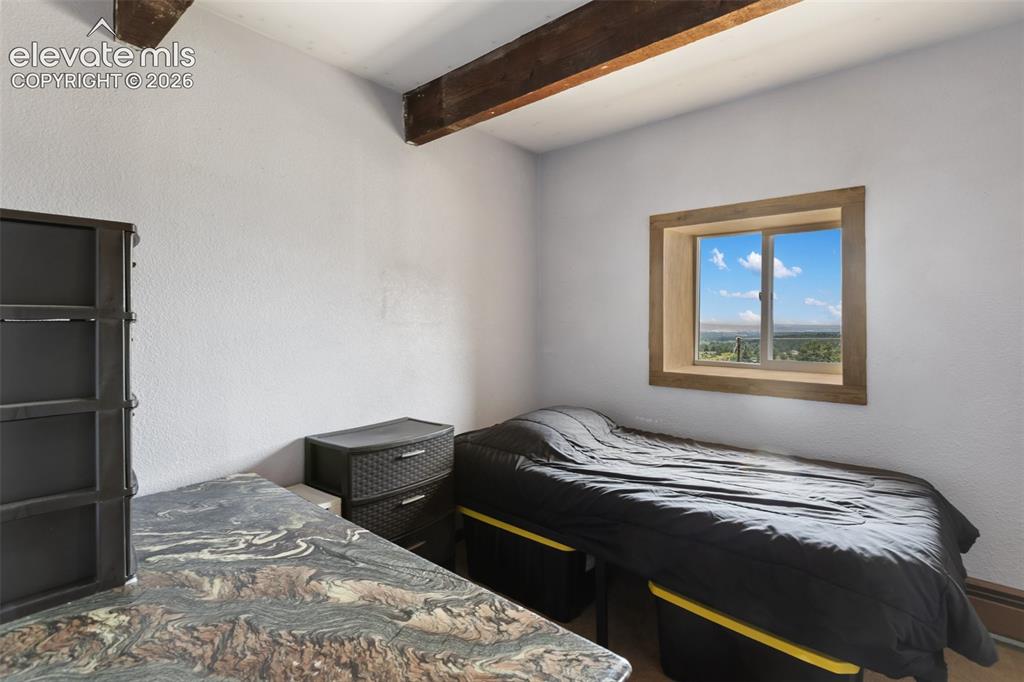 Image 17 of 47: Bedroom