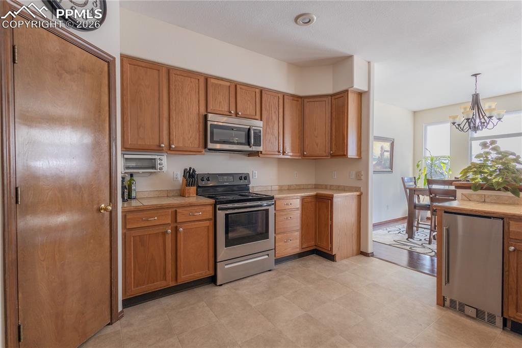 Image 10 of 36: Kitchen