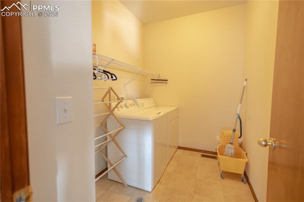 Image 20 of 36: Laundry