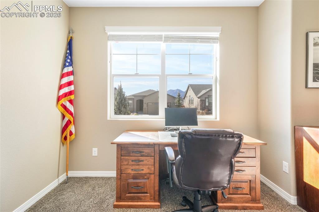 Image 10 of 50: Office