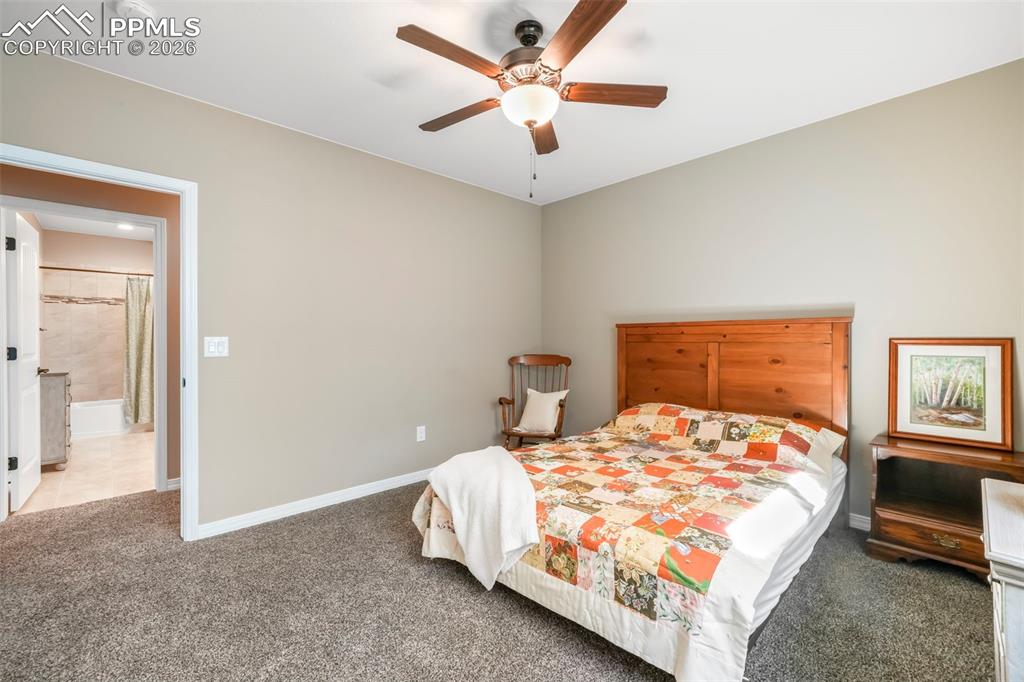 Image 39 of 50: Bedroom