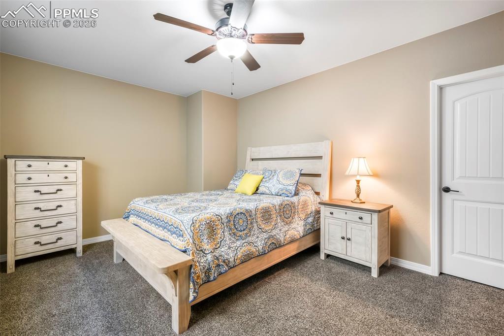 Image 41 of 50: Bedroom