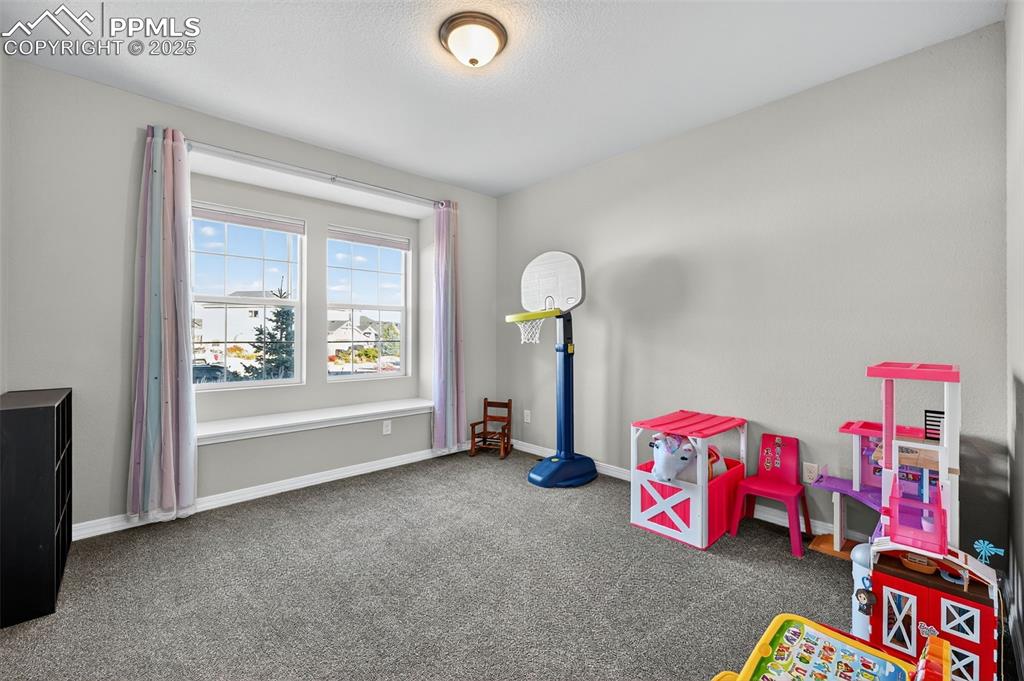 Image 11 of 44: Bedroom