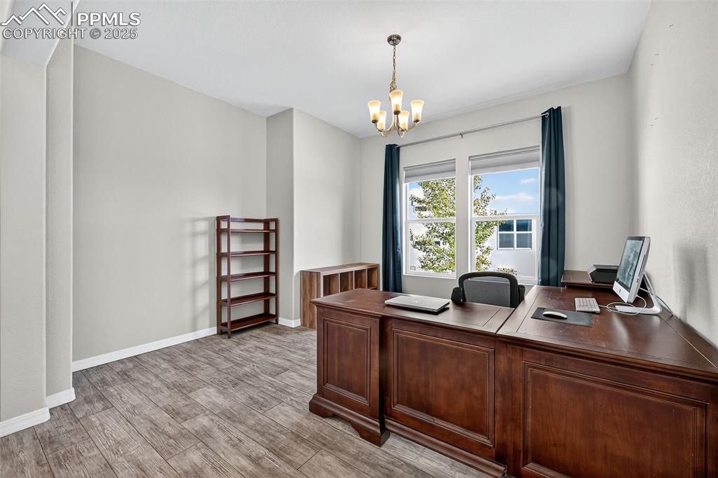 Image 15 of 44: Office