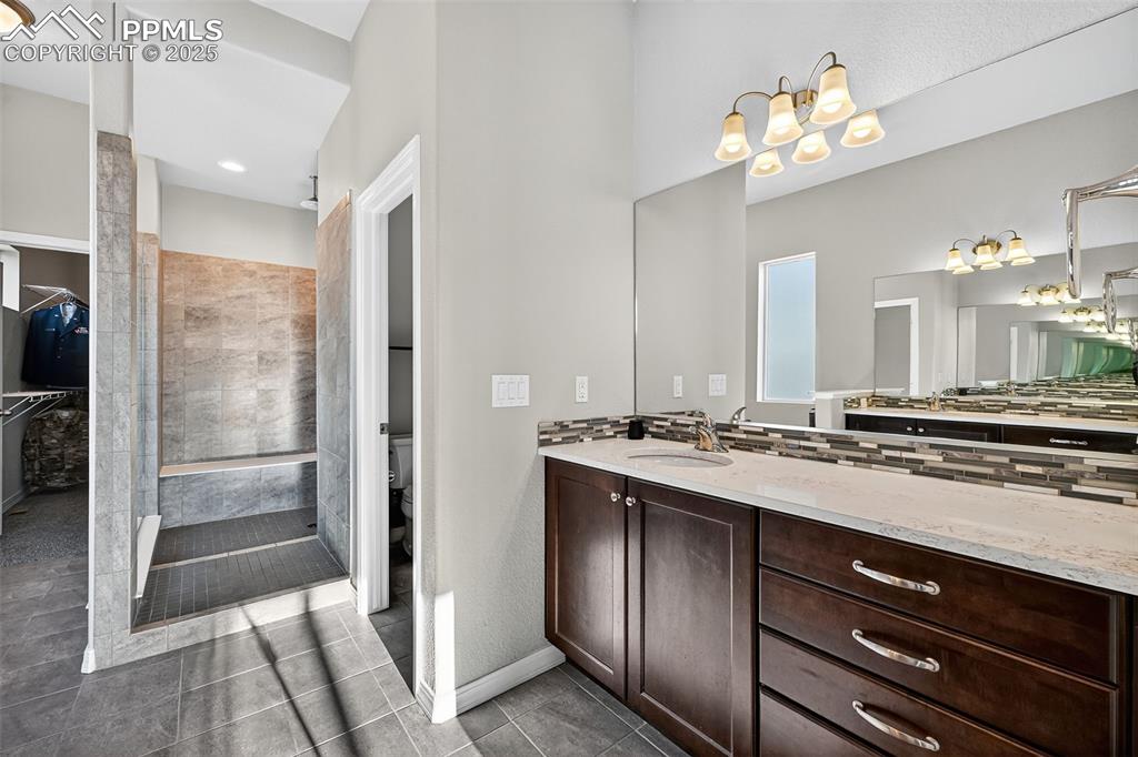 Image 22 of 44: Master Bathroom