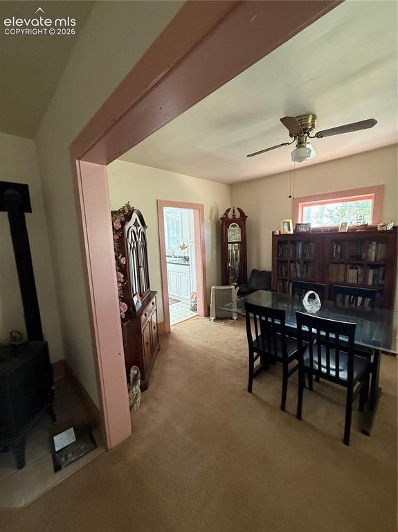 Image 4 of 11: Dining Area